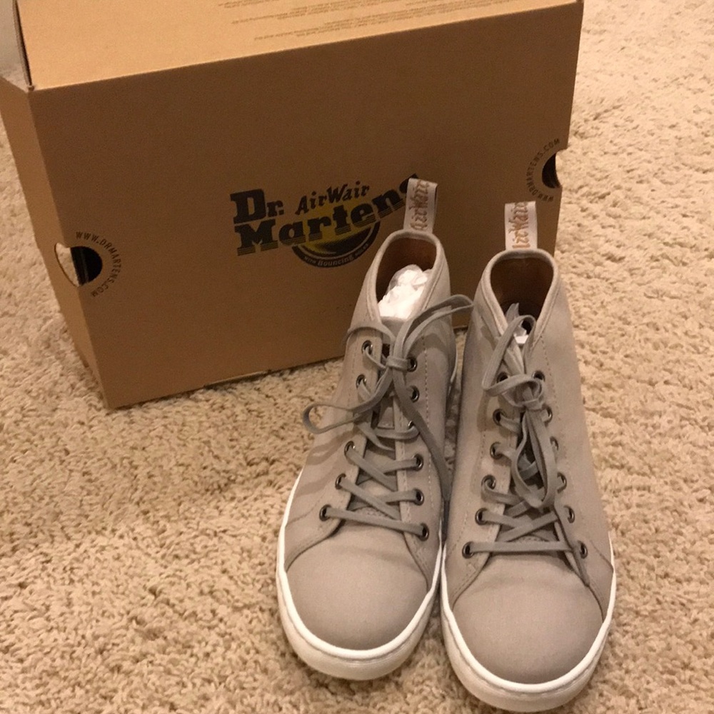 Dr. Martens air wait ankle boots